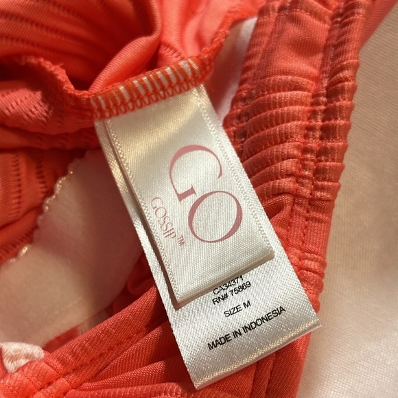 GO GOSSIP Coral Wavelength Textured Molded Tankini Swimsuit Top sz Medium Coral - Picture 16 of 16